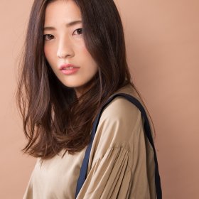 gift_hair_space-ラフな毛先のロングヘア