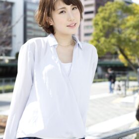 大人のショートボブのスタイル写真