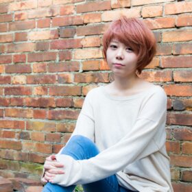 マニッシュピンクのショートヘアの写真