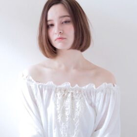 無造作な小顔ショートヘアの写真