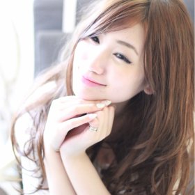 RE_MARUSAN_HAIR-微笑むセミロング女性
