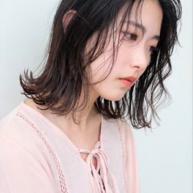 シースルーのセンターパートミディの写真