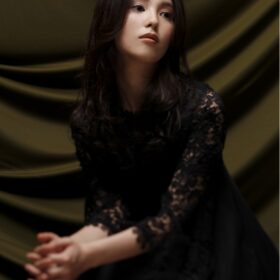 13-黒髪セミロングヘア