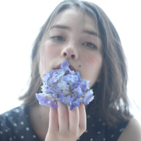 enn_by_flower-紫陽花とセミロングの女性