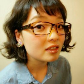 アレンジを加えたボブスタイルの写真