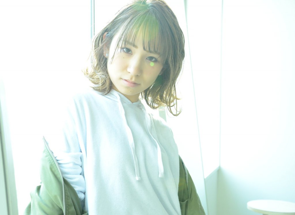 フェルトの外ハネボブの女性の写真