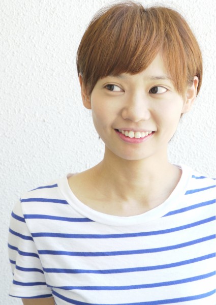 ショートヘアの女性の写真