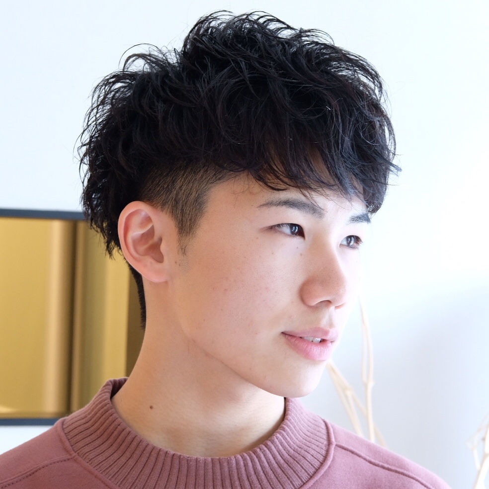 ビコのサイド刈り上げメンズスタイル