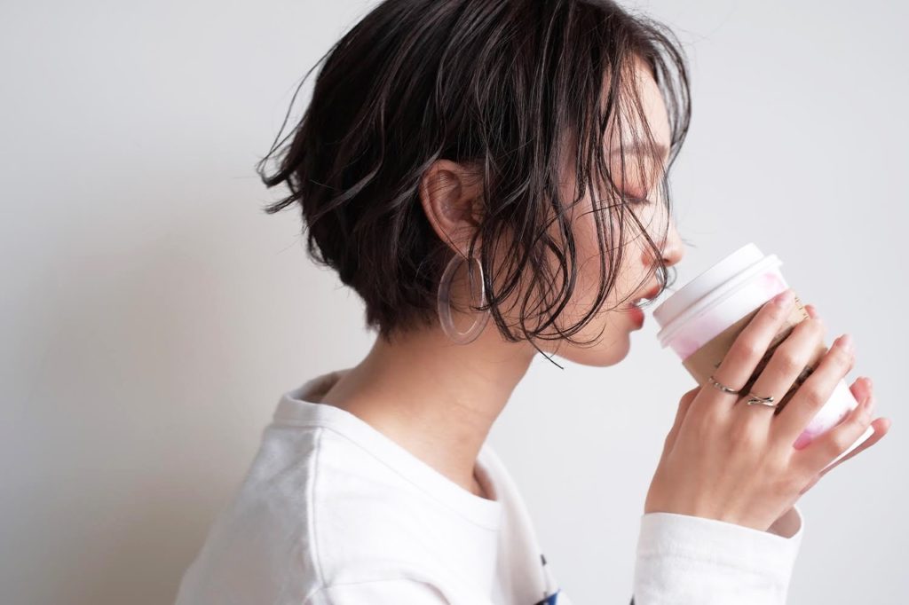 シームのショートヘアの写真