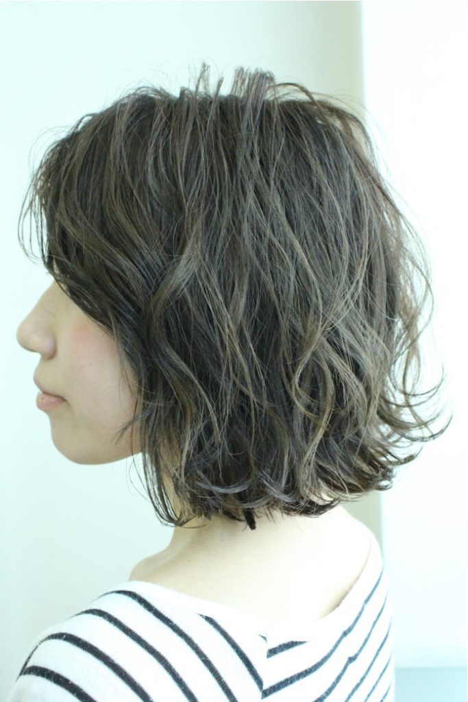ブローチの白髪染めのイメージ写真
