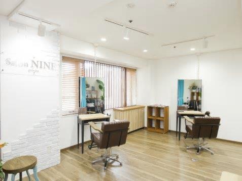 style-ナインの店内