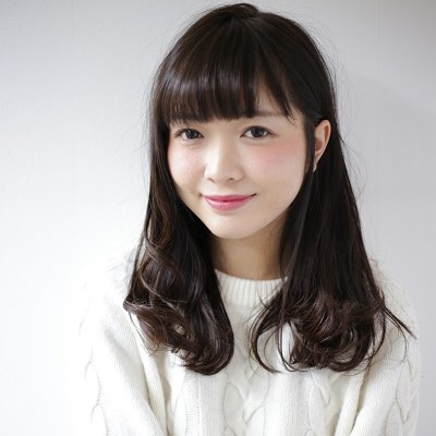 タリーテーブルのロングヘアのスタイル写真