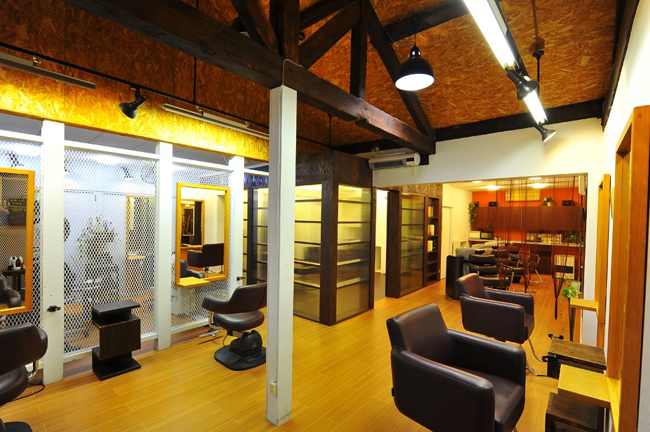 ヘアーアクシスの店内写真