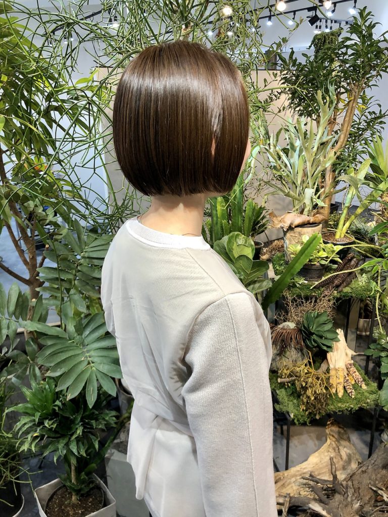 ボブスタイルの女性の写真