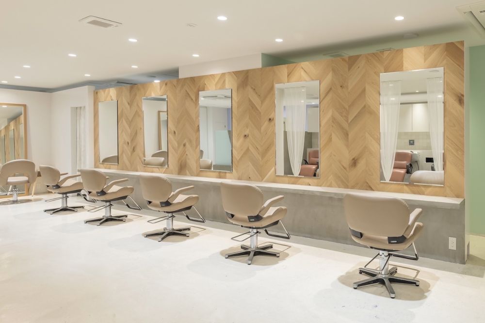 KINGDOM ALLURE　港南台の店内写真