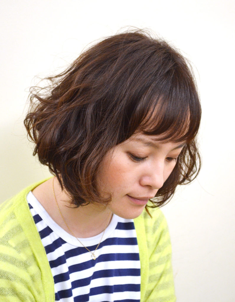 ボブスタイルの女性の写真