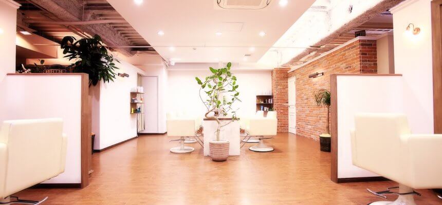 妊娠中に美容室へ行く時の注意点とアドバイスとは 子育て中のママ美容師が徹底解説 Bsr Press 人気美容室情報 ベストサロンレポート