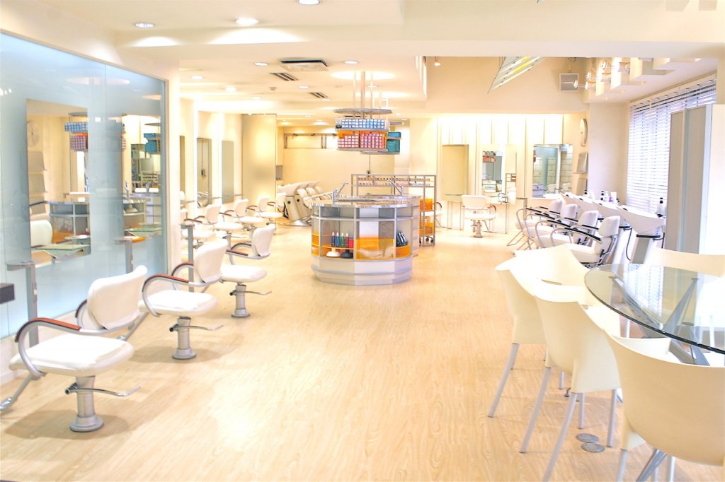 hena-レンジシキチジョウジテンの店内