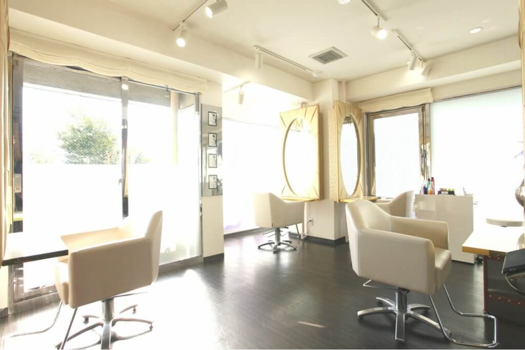 color-ミスエッセンス オモテサンドウの店内