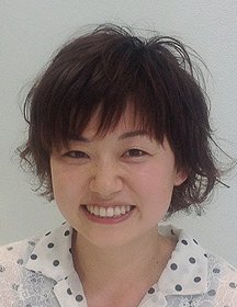 ピンクプリュムのショートカットの写真