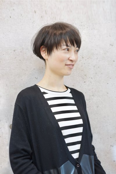 女性のヘアスタイル写真