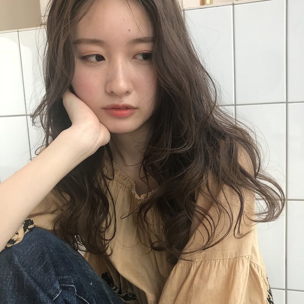 louieのアンニュイなウェーブスタイルの写真