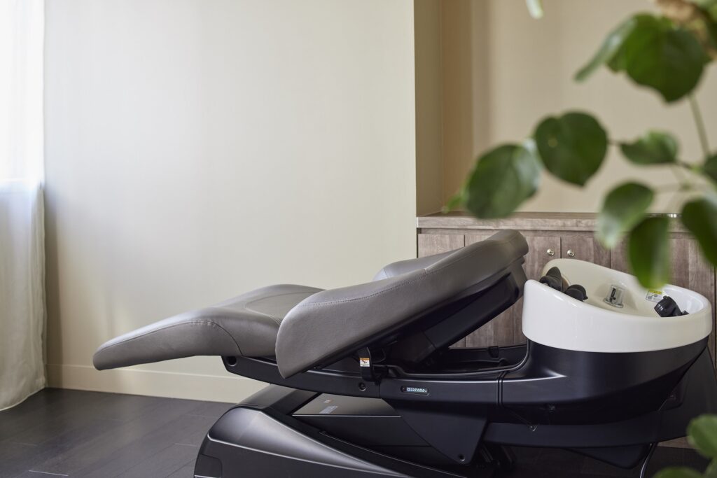 ハツコ エンドウ ビューティースタジオ & エステティック 銀座のシャンプー台の写真