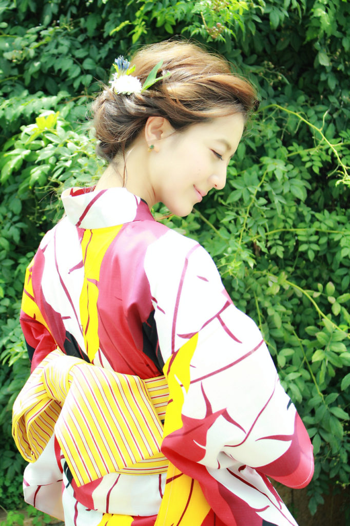 アレンジのヘアスタイルの写真