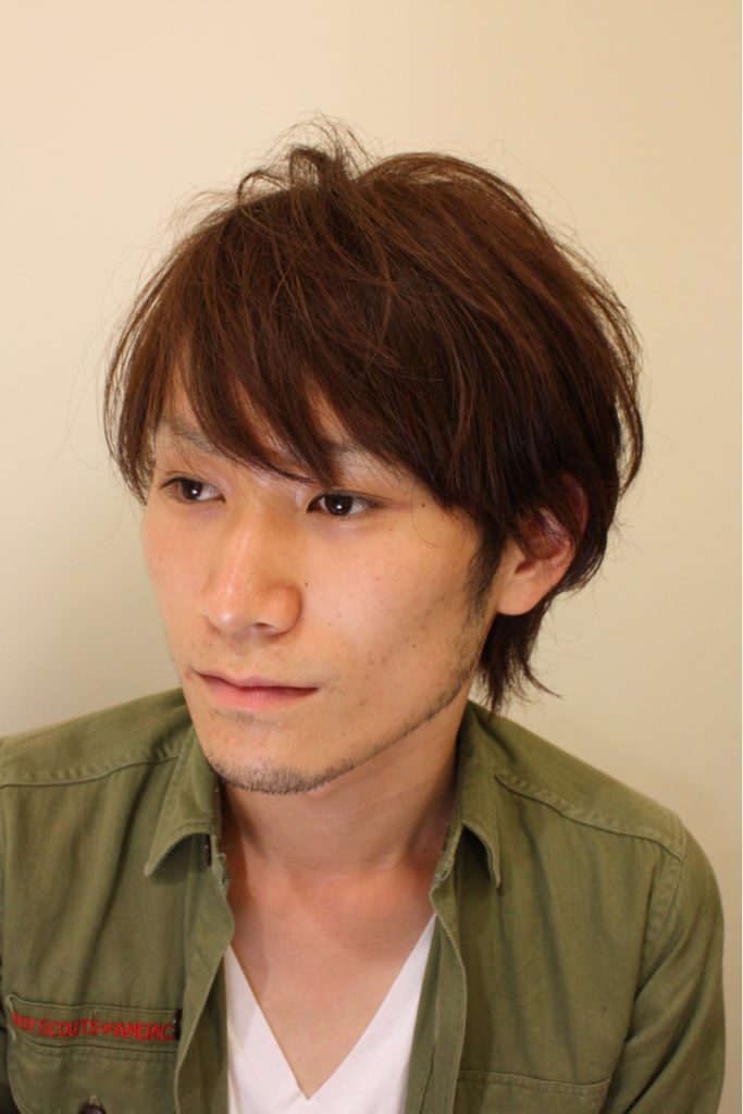 カジュアルなショートスタイルの男性の写真