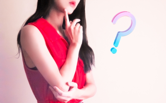 質問内容を考えるイメージする女性の様子