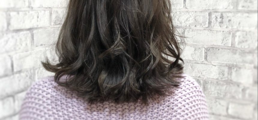 ヘアカラーは色だけじゃない トーンによって変わる色合いと印象 Bsr