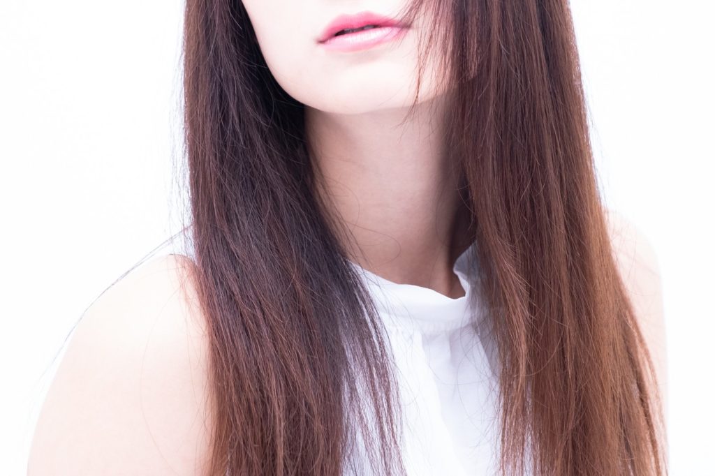 ロングヘアーの女性の写真