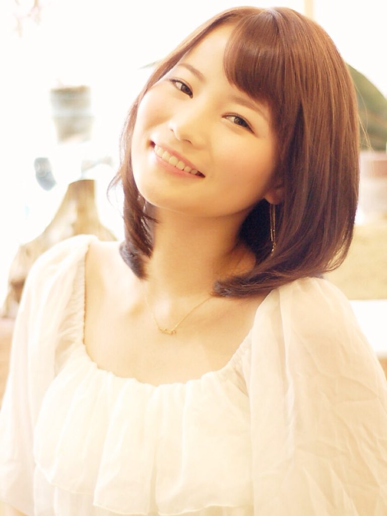 ボブヘアの女性の写真