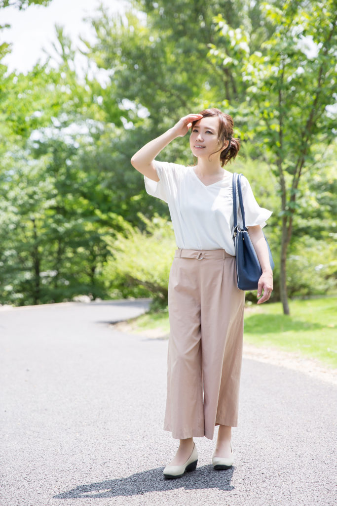 ハンサムショートに似合うワイドパンツの画像