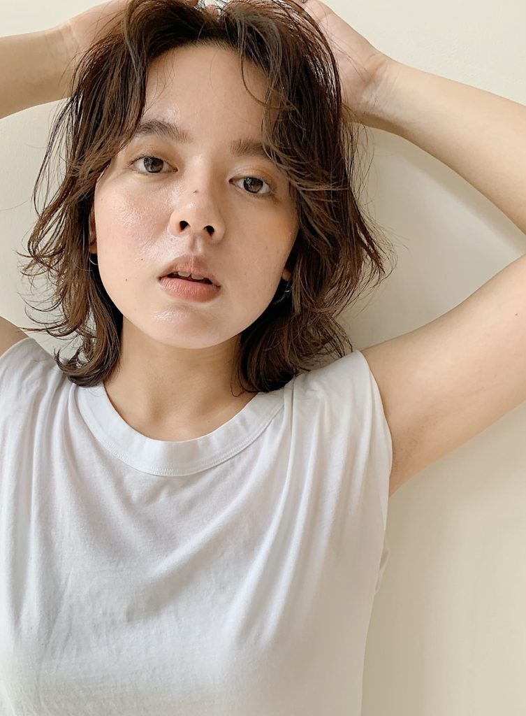 ボブヘアの女性の写真