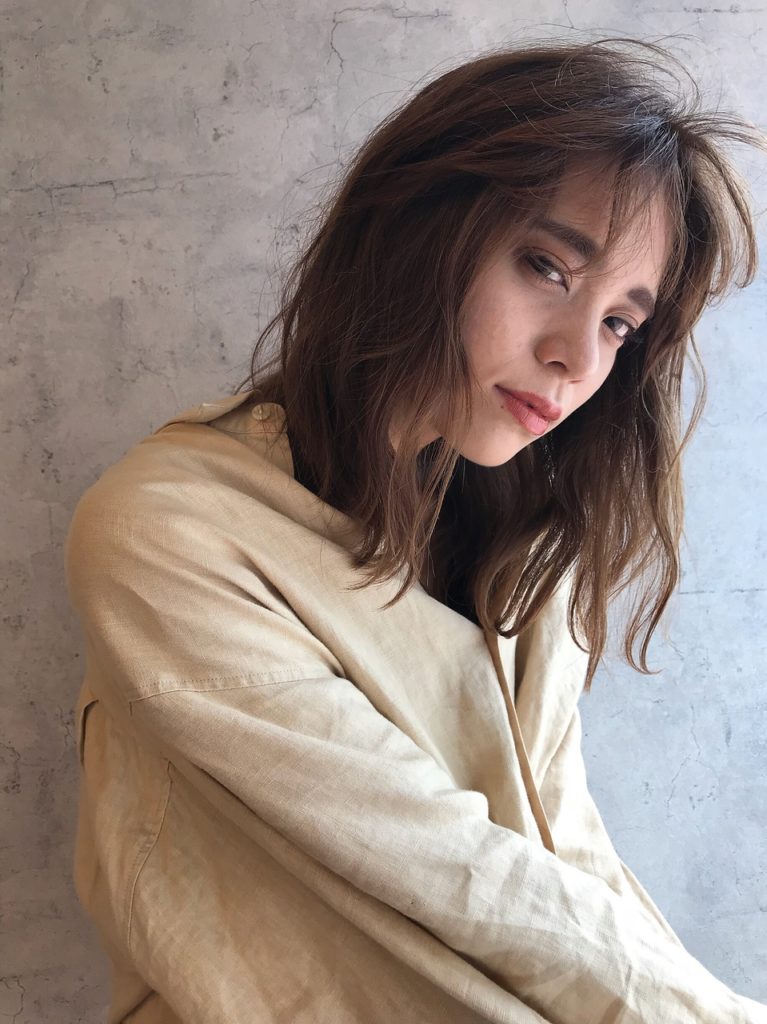 ルッカのミディアムヘアースタイルの写真