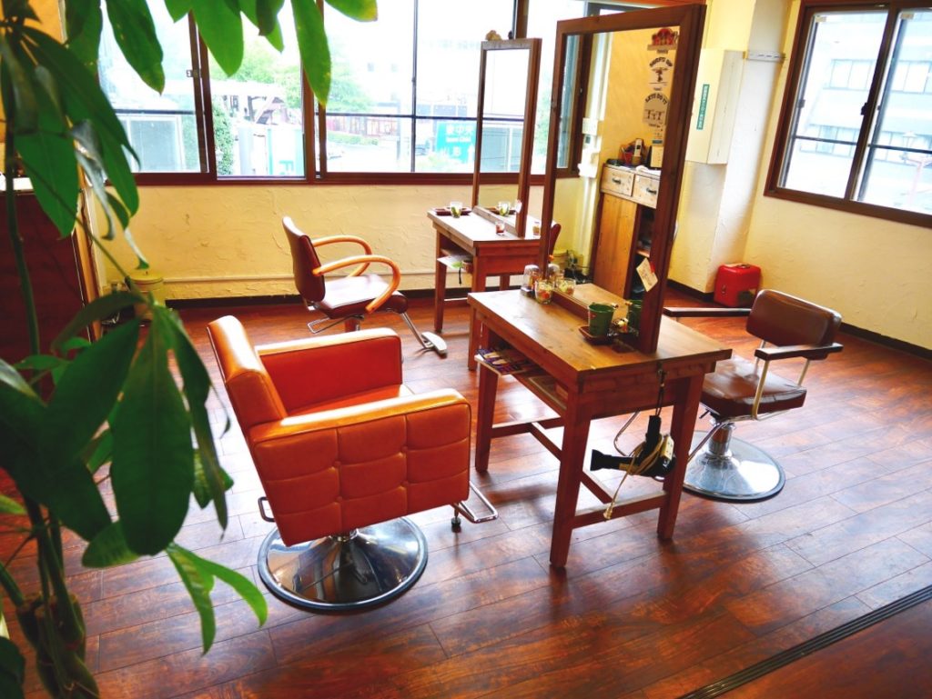 ヘアーホーム チケの店内写真
