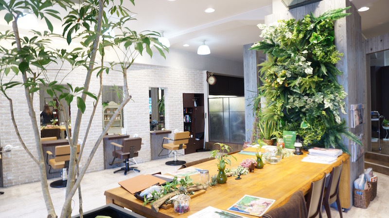 ヘアーアンドメイク ソファー 広瀬通店の店内写真