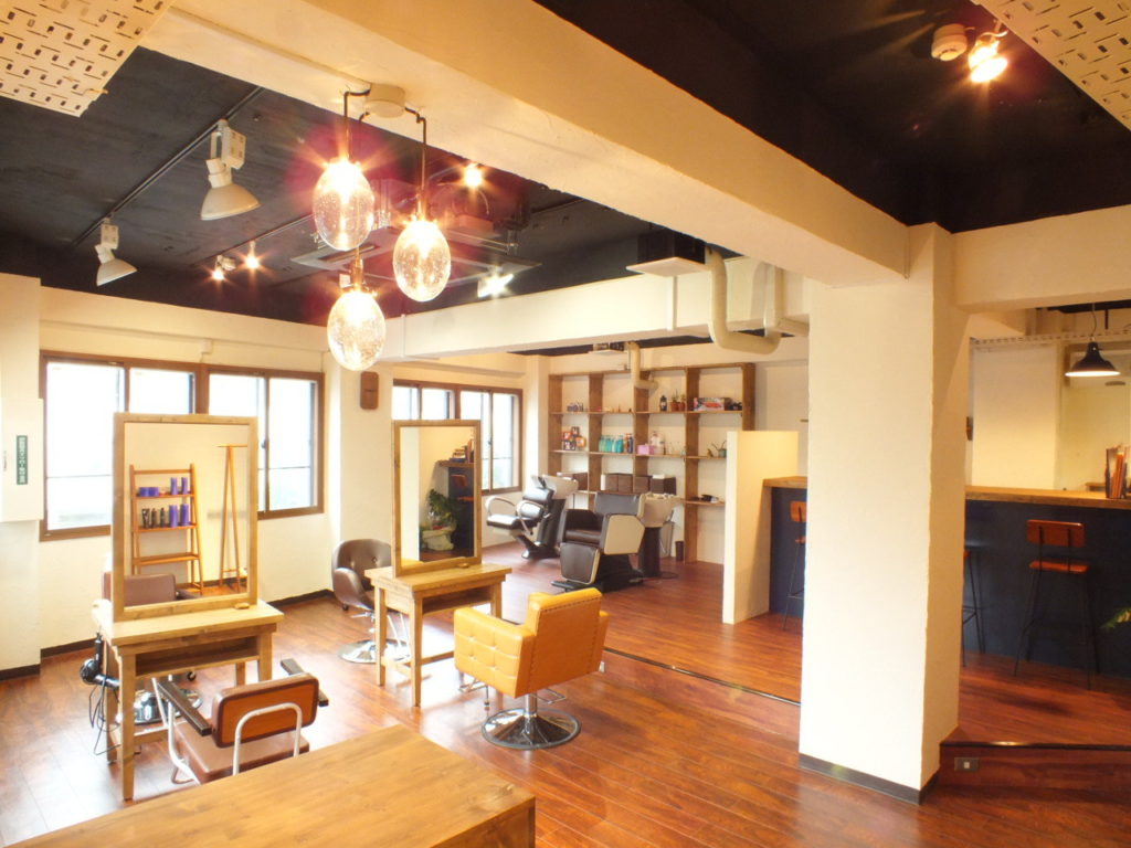 ヘアーホーム チケの店内写真