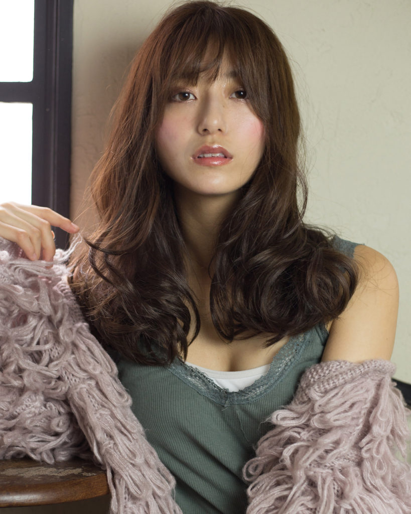 ロングのパーマスタイルの写真