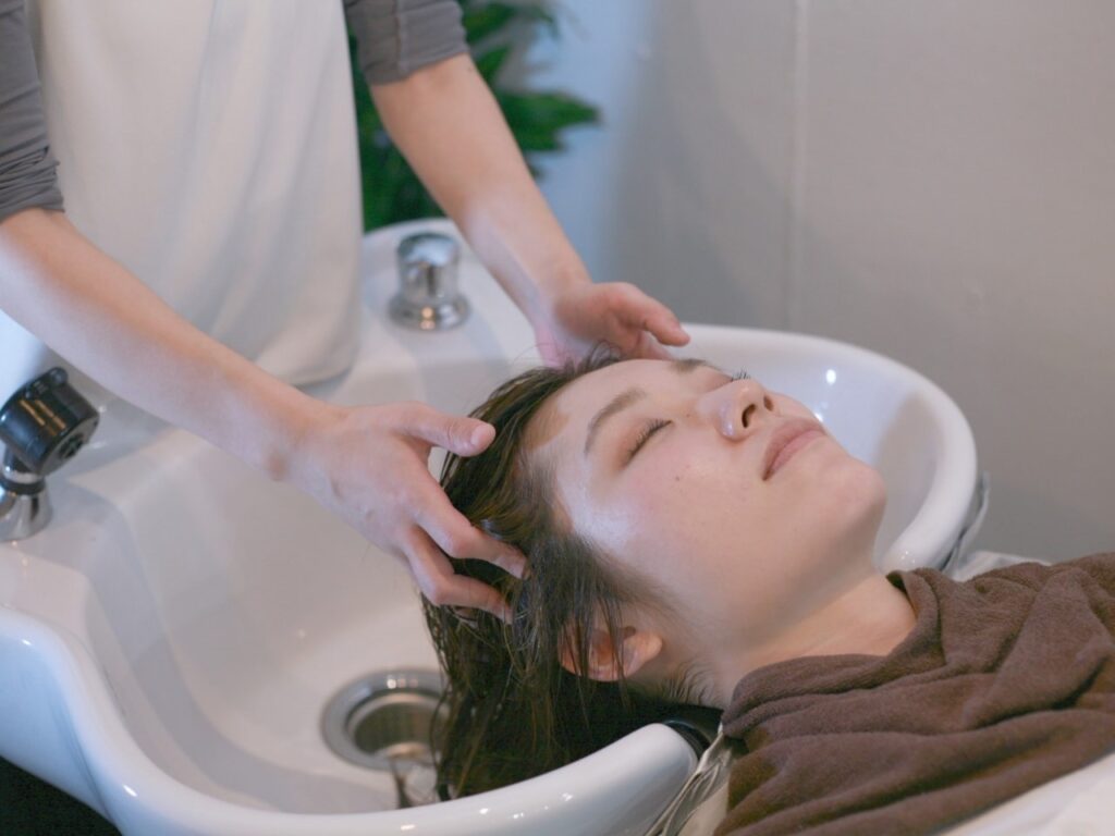 ツリー ヘアーアンドスパのヘッドスパ施術写真