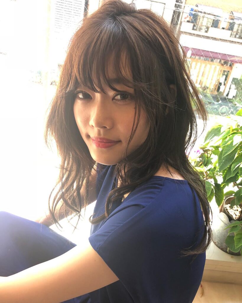 ジルのボブスタイルの女性の写真
