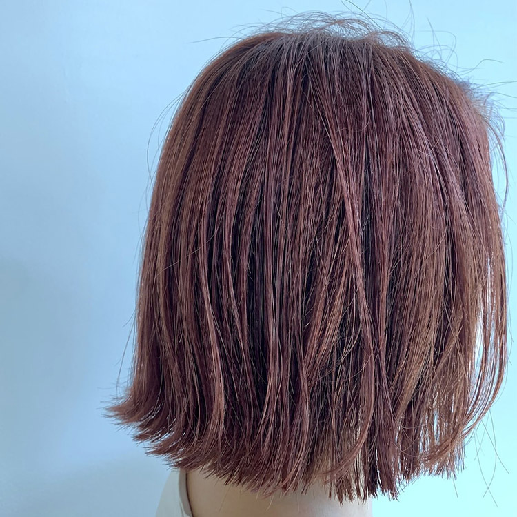 sugataのハイトーンカラーの後ろ姿の写真