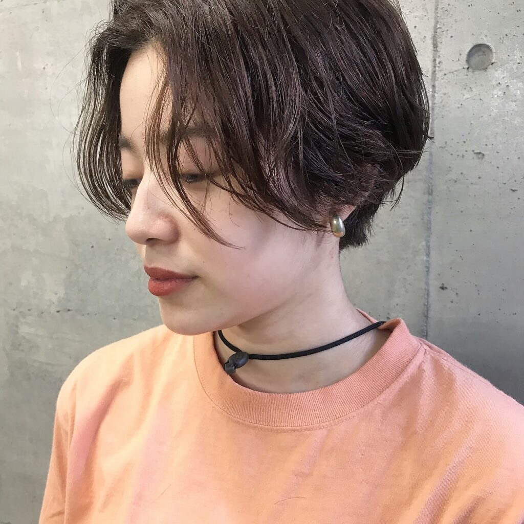美容室SUGATAのショートスタイルの女性の写真