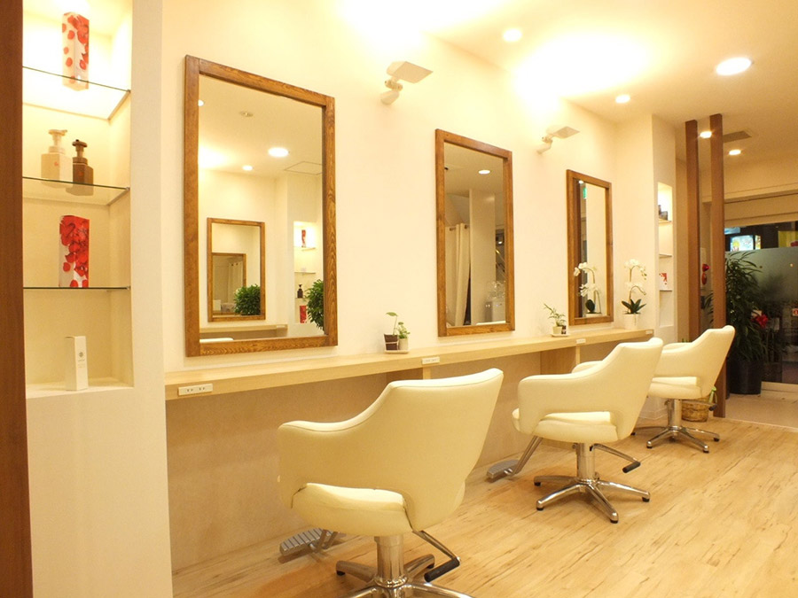 salon first 大宮駅東口の店内写真