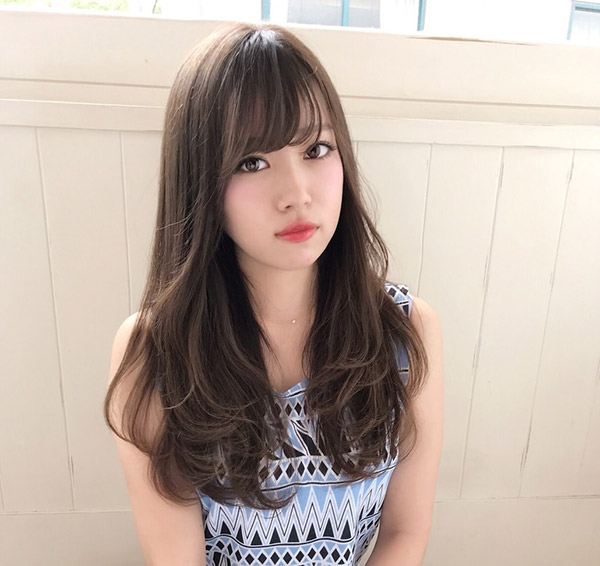 美容室バニラの女性の施術写真