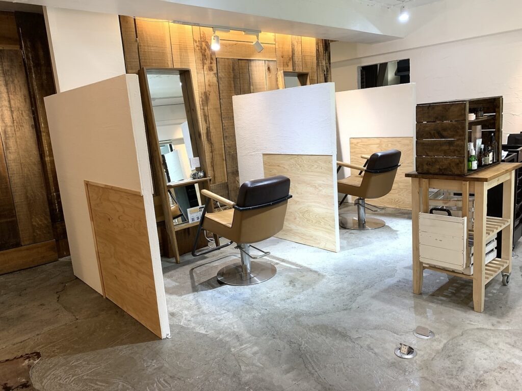 ヘアーメイクスクエアウーノ ハカタの店内写真