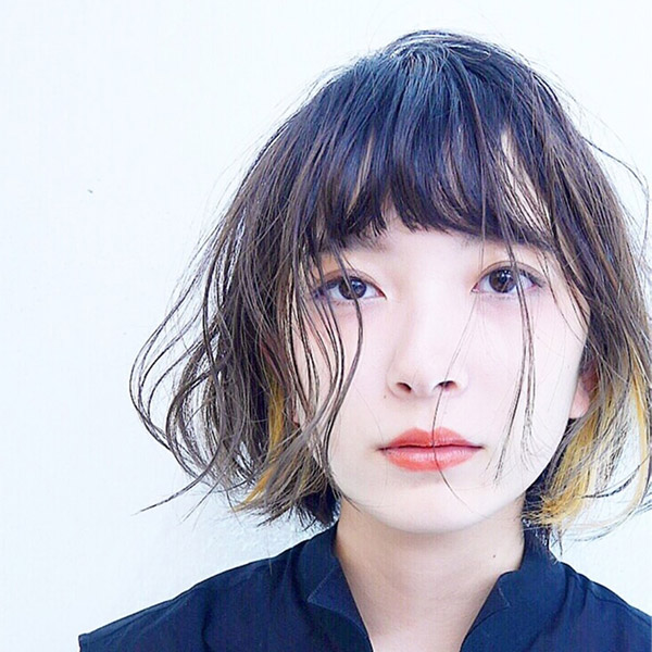 小顔に見えるヘアスタイルの写真
