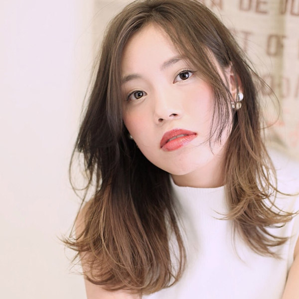 ファミーユの大人っぽいロングスタイルの写真