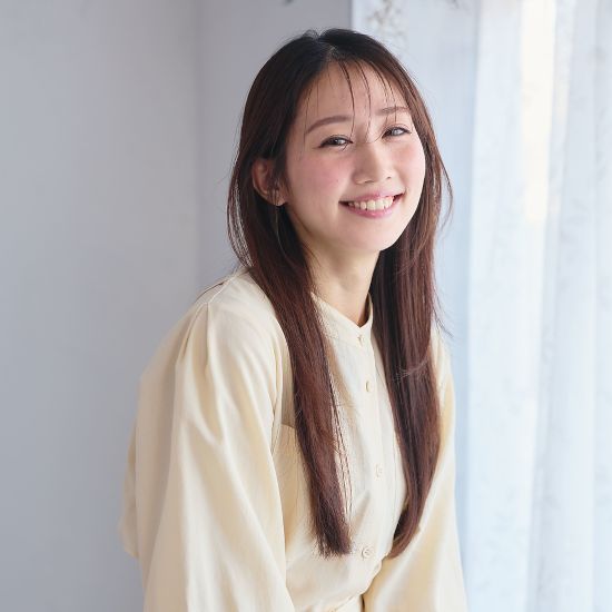 ナチュラルなストレートスタイルの写真